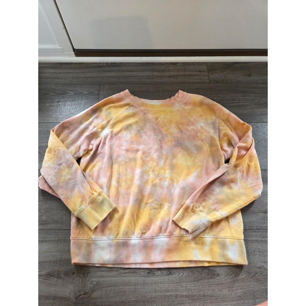 Old navy women's crew neck size Medium‎